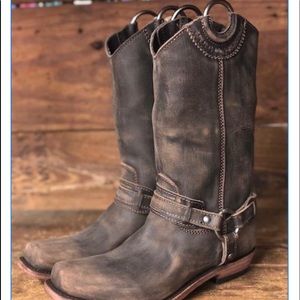 Liberty black.  Vintage cafe square toe harness